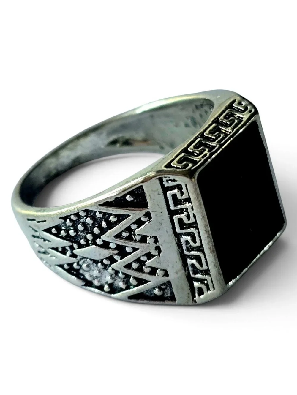 N/A black obsidian